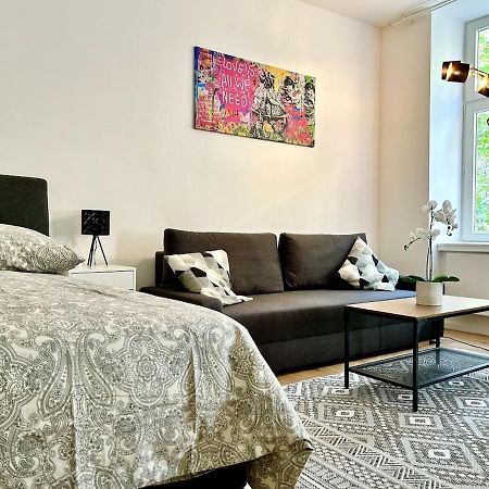 Lfg Stylish Studio Near Center Apartment Wina Bagian luar foto