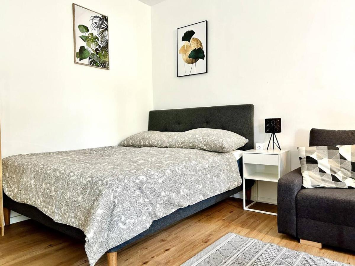 Lfg Stylish Studio Near Center Apartment Wina Bagian luar foto
